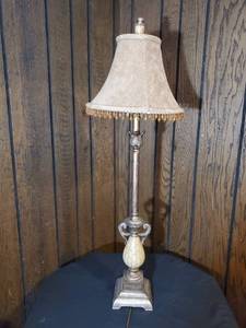 lot 26 image: Elegant Lamp