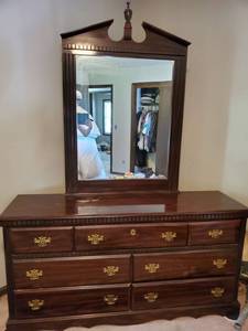 lot 3100 image: Mahogany Style Dresser with Mirror