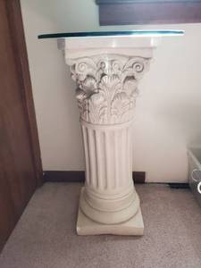 lot 3111 image: Hollow Ceramic Pedastal Plant Stand