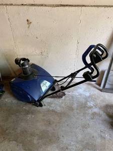 lot 3120 image: Snow Joe Electric Snow Thrower Model 622 Tested Works