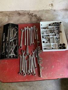 lot 3125 image: Huge Lot of Wrenches Ratchets and Sockets