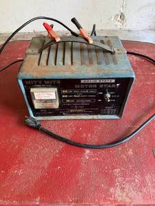 lot 3126 image: Mity Mite Motor Start Battery Charger