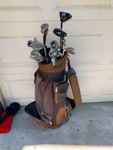 lot 3146 image: Miller Golf Bag With Clubs Calloway Irons