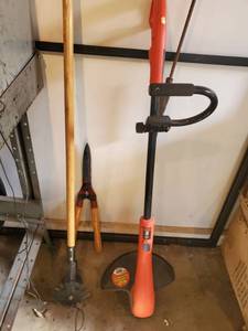 lot 3171 image: Lot with Electric Weed Eater Working and Lawn Tools