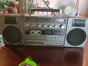 lot 3179 image: GE Vintage CASSETTE Radio
