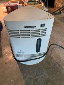 lot 3180 image: Wind Chaser Mini HeaterAir Conditioner