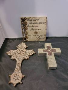 lot 5278 image: Lot of 2 Crosses or Religous Wall Piece