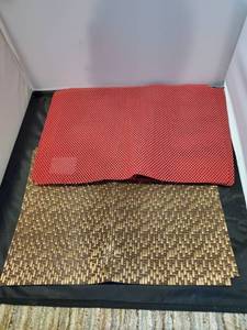 lot 5288 image: 4 Red Waffle Dot Placemats and 4 Brown Patio Decor Placemats