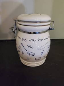 lot 5299 image: Milk Sugar Eggs Cannister