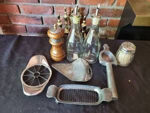 lot 5319 image: Lot of Kitchen Must Haves
