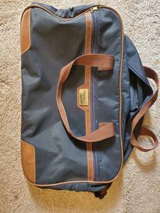lot 5346 image: Hampshire Bag With Strap