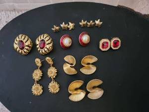 lot 5352 image: Lot of Ruby Red Pairs of Earings - 9 total