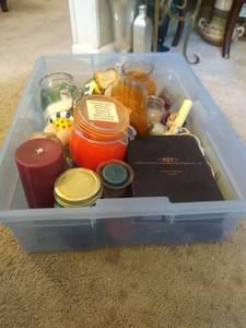 lot 8005 image: Lot Of Candles