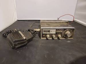 lot 8009 image: Midland Radio and Walkie Talkie