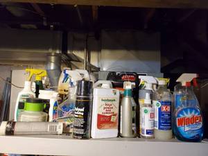 lot 8012 image: Lot of Cleaning Supplies - Contents of Top Shelf