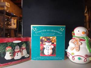lot 8020 image: Lot of Snowmen