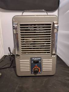 lot 8027 image: Lakewood Model 792A Space Heater