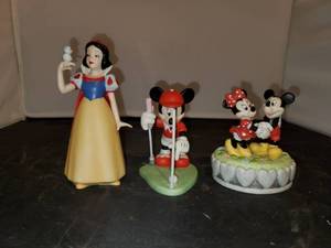 lot 8033 image: Lot of 3 Porcelin Disney Figurines ( Snow White, Minnie, and Mickey)