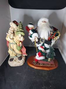 lot 8057 image: Lot of 2 Mantle Santa Decorations
