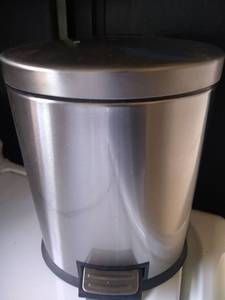 lot 8188 image: Stainless Steel Small Bathroom Trashcan with Liner