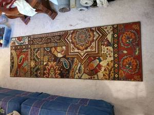 lot 8194 image: Brown, Burgandy and Floral Runner Rug