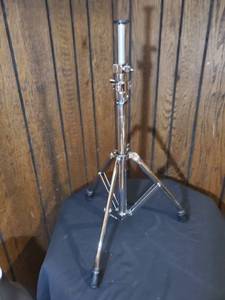 lot 8207 image: Music InsTand