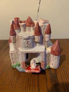 lot 8221 image: Schmid Musical Collectibles Camelot