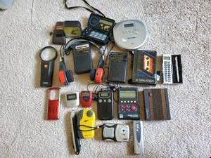 lot 6275 image: Lot of Gadgets and Vintage Electronics