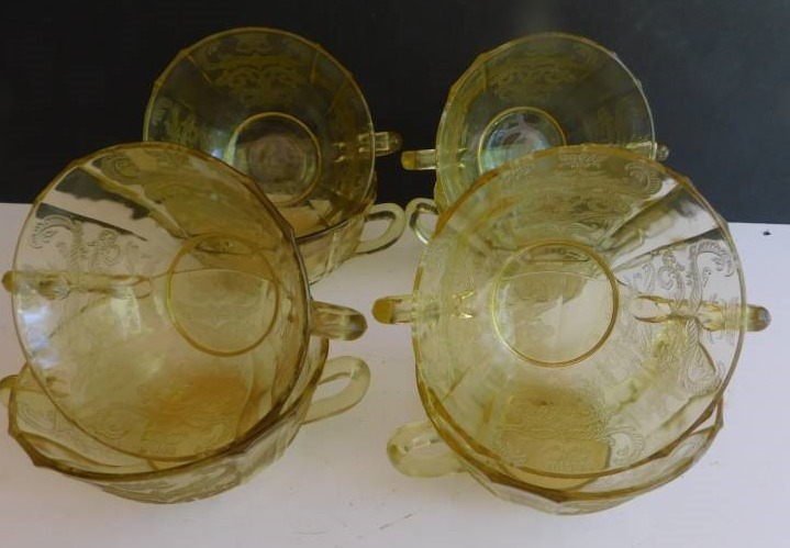lot 1111 image: Golden Depression Glass - 8 Cereal Bowls
