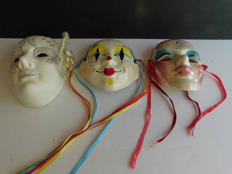 lot 1119 image: Ceramic Clown Masks (3 ea)