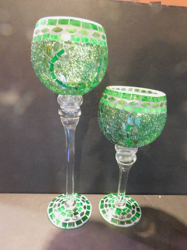 lot 1138 image: Decorative Goblets (2 ea)