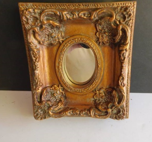 lot 1145 image: Intricate Wall Dcor
