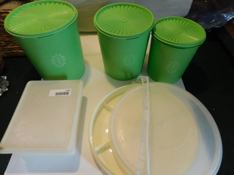 lot 1368 image: Tupperware Lot