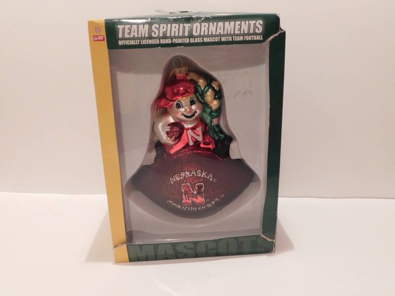 lot 1762 image: Nebraska Cornhuskers Ornament - NEW