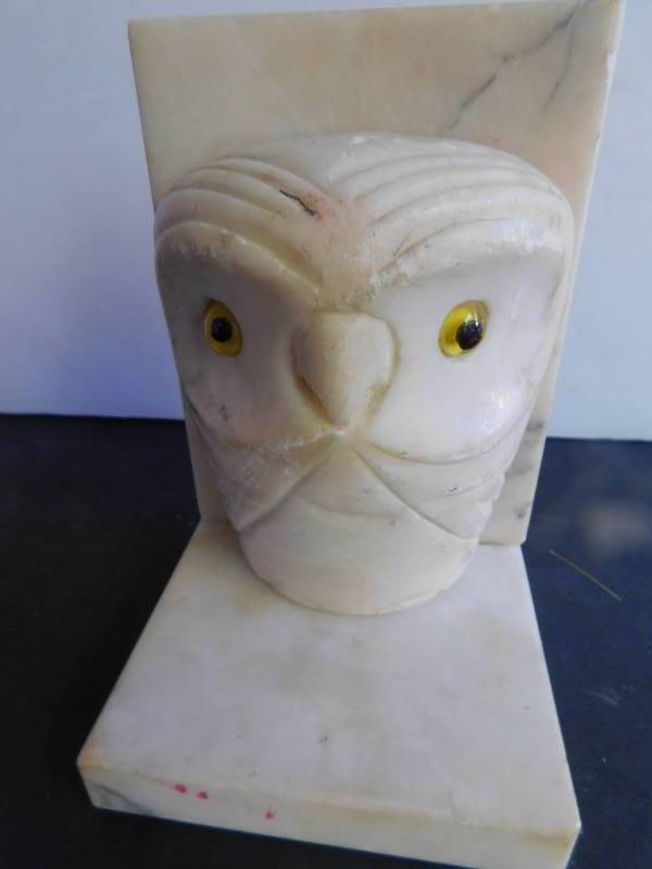 lot 1074 image: Marble Owl