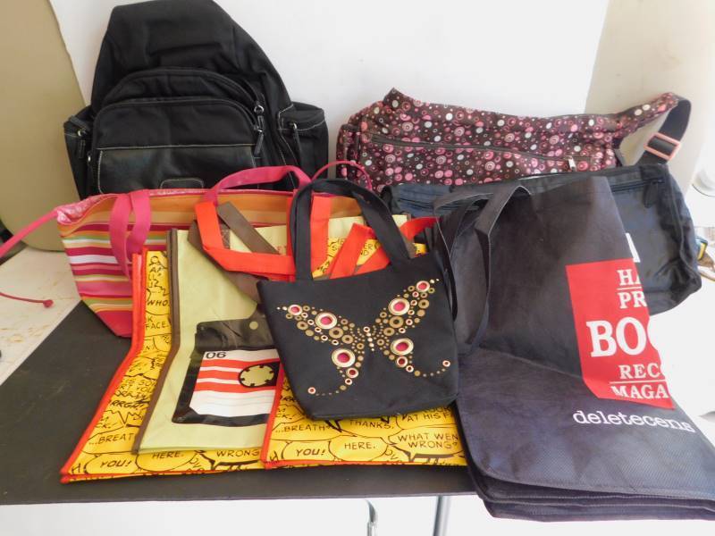 lot 1490 image: Womens Bags (9 ea)