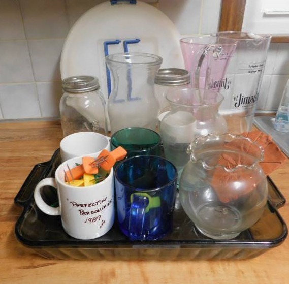 lot 1640 image: Large Miscellaneous Kitchen Lot