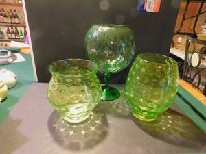lot 9992 image: Decorator Vases (3 ea)