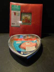 lot 9991 image: Recipe Binder (NEW) & Baking Tins (3 ea)