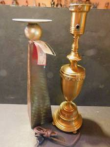 lot 9998 image: Display Holder & Vintage Lamp Base