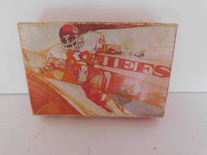 lot 1059 image: Kansas City Chiefs 1971 Jigsaw Puzzle