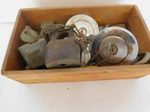 lot 1056 image: Box of Locks & Keys