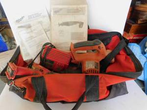 lot 1018 image: Milwaukee 18v Tool Set & Bag