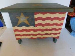 lot 1035 image: Combination Stool & Storage