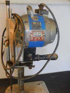 lot 1014 image: Blue Streak Fabric Cutter