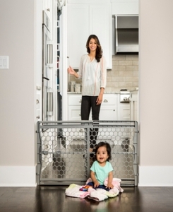 lot 4388 image: Regalo Easy Fit Plastic Adjustable Extra Wide Baby Gate