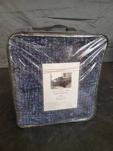 lot 4406 image: King Coverlet Set