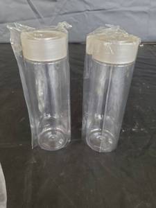 lot 7663 image: Reusable Juice and Smoothie Bottles