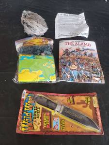 lot 7704 image: The Alamo Toy Set