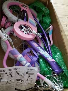 lot 1304 image: Huffy Girls Bike